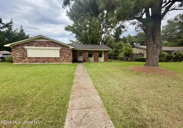 Photo 2 of Sale Pending at 33 Trailwood Cir, Petal, MS 39465 | MLS# 4161568 | Listing updated on 2026-09-14