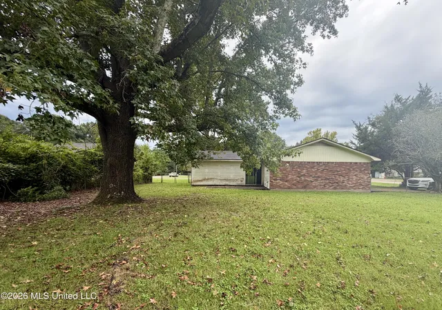Photo 4 of Sale Pending at 33 Trailwood Cir, Petal, MS 39465 | MLS# 4161568 | Listing updated on 2026-09-14