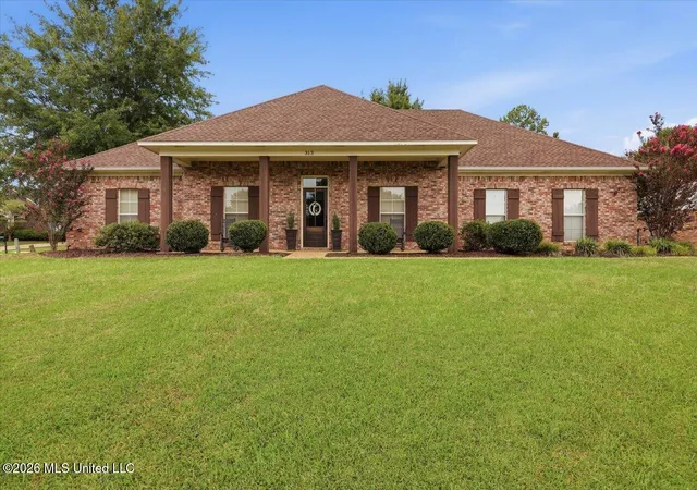Photo 1 of Sale Pending at 313 Hunters Ridge Dr, Clinton, MS 39056 | MLS# 4161587 | Listing updated on 2026-09-07