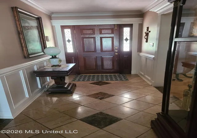 Photo 3 of Mansion for sale at 2330 N Country Clb Ln, Biloxi, MS 39532 | MLS# 4161584 | Listing updated on 2026-09-08