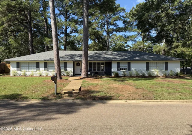 Photo 1 of Single family home for sale at 33 Pebble Hl Dr, Brandon, MS 39042 | MLS# 4161619 | Listing updated on 2026-09-05