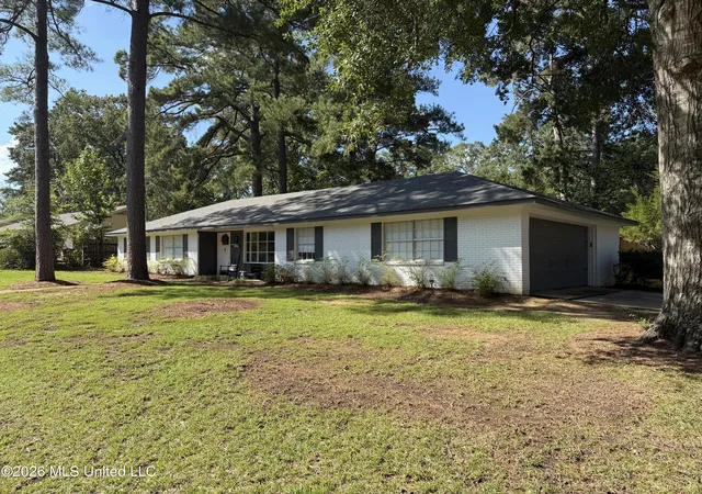 Photo 3 of Single family home for sale at 33 Pebble Hl Dr, Brandon, MS 39042 | MLS# 4161619 | Listing updated on 2026-09-05