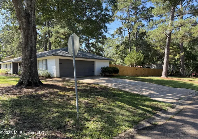 Photo 3 of Single family home for sale at 33 Pebble Hl Dr, Brandon, MS 39042 | MLS# 4161619 | Listing updated on 2026-09-05