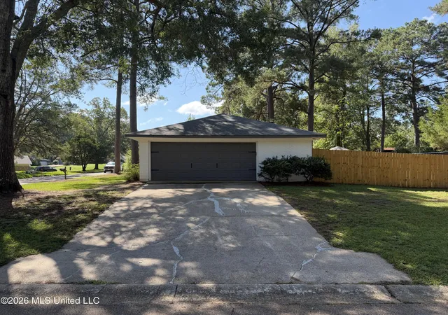 Photo 4 of Single family home for sale at 33 Pebble Hl Dr, Brandon, MS 39042 | MLS# 4161619 | Listing updated on 2026-09-05