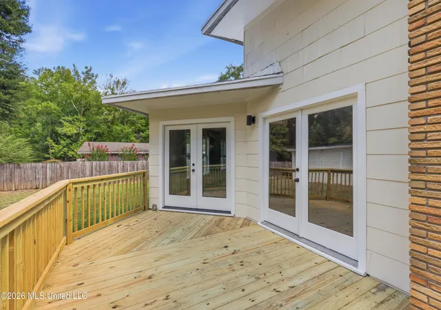 Photo 2 of Single family home for sale at 728 Colonial Cir, Jackson, MS 39211 | MLS# 4161617 | Listing updated on 2026-09-18