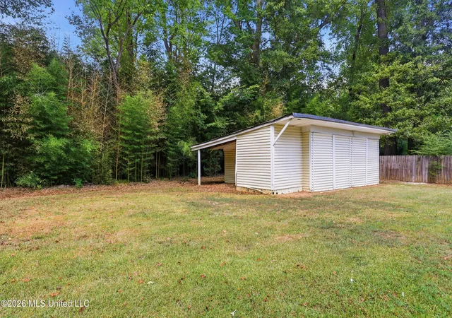 Photo 3 of Single family home for sale at 728 Colonial Cir, Jackson, MS 39211 | MLS# 4161617 | Listing updated on 2026-09-18