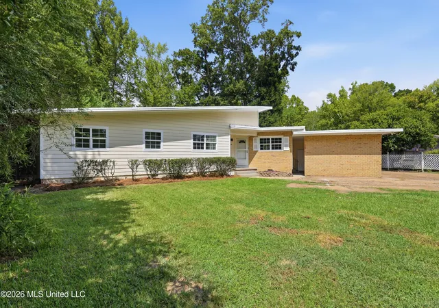 Photo 4 of Single family home for sale at 728 Colonial Cir, Jackson, MS 39211 | MLS# 4161617 | Listing updated on 2026-09-18
