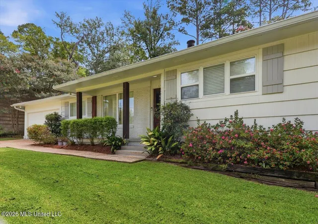 Photo 2 of Sale Pending at 134 Chippewa Cir, Jackson, MS 39211 | MLS# 4161848 | Listing updated on 2026-09-11