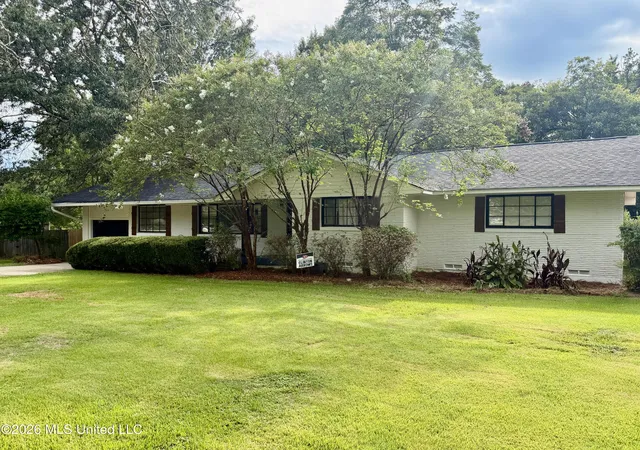 Photo 2 of Single family home for sale at 104 Sunset Dr, Clinton, MS 39056 | MLS# 4161639 | Listing updated on 2026-09-07