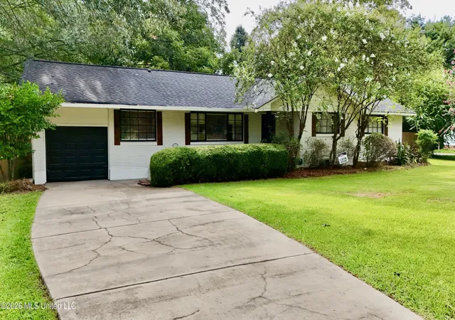 Photo 4 of Single family home for sale at 104 Sunset Dr, Clinton, MS 39056 | MLS# 4161639 | Listing updated on 2026-09-07