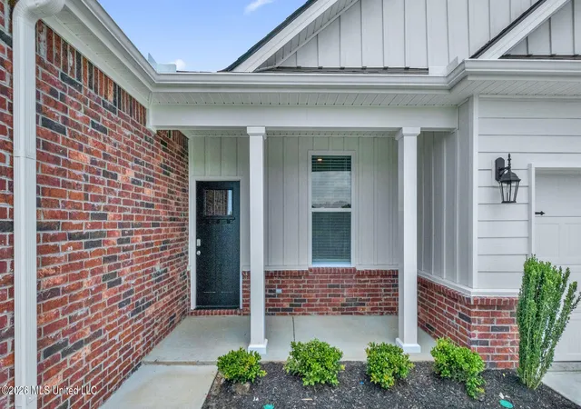 Photo 1 of Sale Pending at 8377 Bankhead Dr, Olive Branch, MS 38654 | MLS# 4161631 | Listing updated on 2026-09-21