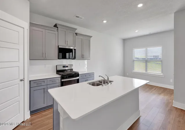 Photo 3 of Sale Pending at 8377 Bankhead Dr, Olive Branch, MS 38654 | MLS# 4161631 | Listing updated on 2026-09-21