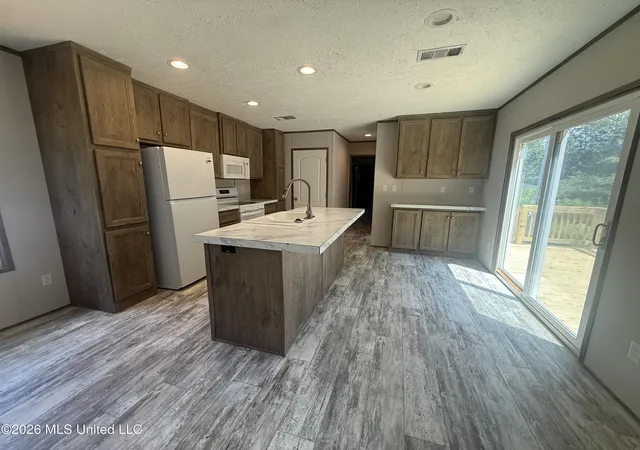 Photo 3 of Manufactured home for sale at 1246 Bolton Loop, Beaumont, MS 39423 | MLS# 4161653 | Listing updated on 2026-10-03