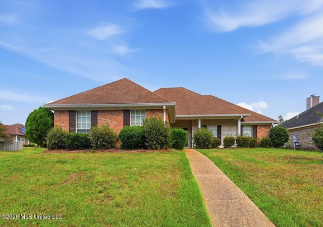 Photo 1 of Single family home for sale at 112 E Magnolia Pl, Pearl, MS 39208 | MLS# 4163542 | Listing updated on 2026-09-25