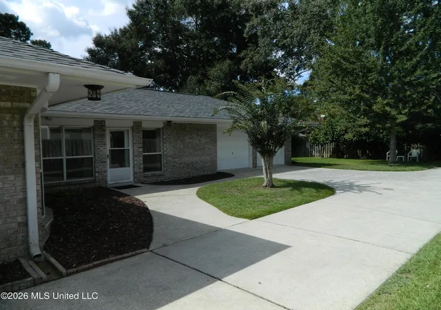 Photo 3 of Sale Pending at 7929 Hilo Way, Diamondhead, MS 39525 | MLS# 4164310 | Listing updated on 2026-10-15