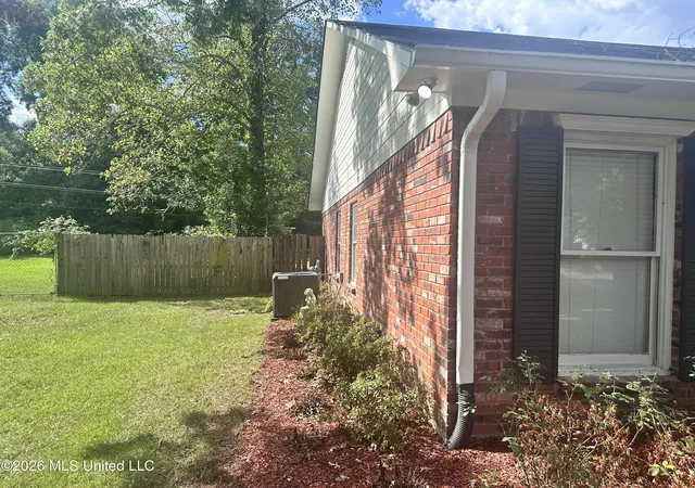 Photo 3 of Single family home for sale at 806 Lindberg Ave, Natchez, MS 39120 | MLS# 4161775 | Listing updated on 2026-09-08
