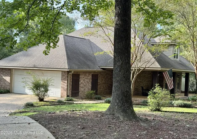 Photo 3 of Single family home for sale at 105 Walnut Cir, Vicksburg, MS 39180 | MLS# 4161697 | Listing updated on 2026-09-07