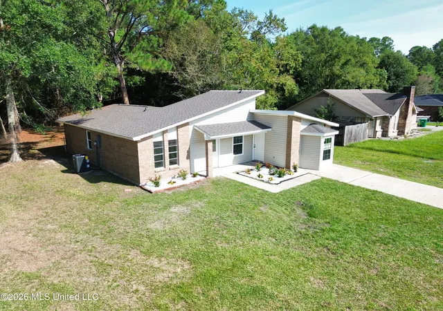 Photo 3 of Single family home for sale at 7208 Greenbriar St, Ocean Springs, MS 39564 | MLS# 4161734 | Listing updated on 2026-09-17