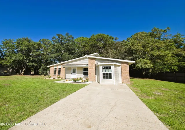 Photo 3 of Single family home for sale at 7208 Greenbriar St, Ocean Springs, MS 39564 | MLS# 4161734 | Listing updated on 2026-09-17