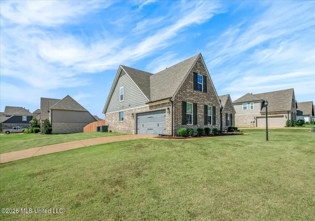 Photo 2 of Single family home for sale at 13415 N Fields Ln, Olive Branch, MS 38654 | MLS# 4161682 | Listing updated on 2026-09-07