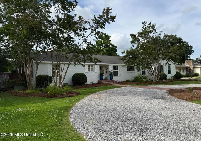 Photo 2 of Single family home for sale at 403 E Harding Ave, Greenwood, MS 38930 | MLS# 4161701 | Listing updated on 2026-09-08