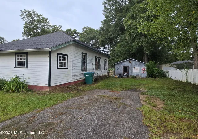 Photo 8 of Single family home for sale at 523 E College Ave, Wiggins, MS 39577 | MLS# 4161683 | Listing updated on 2026-10-08
