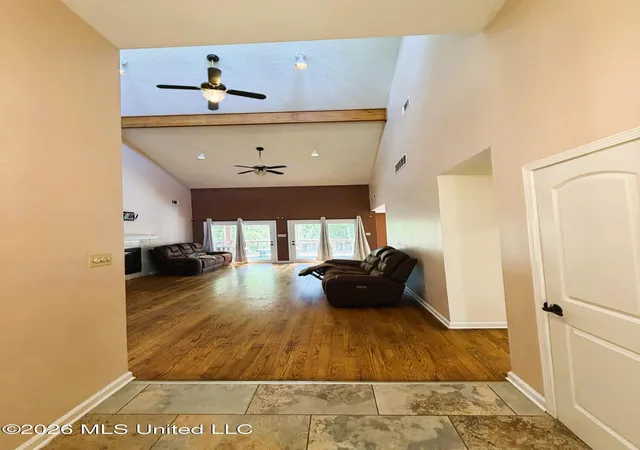 Photo 2 of Single family home for sale at 827 Tall Pine Cvs, Southaven, MS 38671 | MLS# 4161725 | Listing updated on 2026-09-08