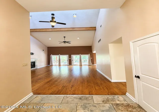 Photo 3 of Single family home for sale at 827 Tall Pine Cvs, Southaven, MS 38671 | MLS# 4161725 | Listing updated on 2026-09-08