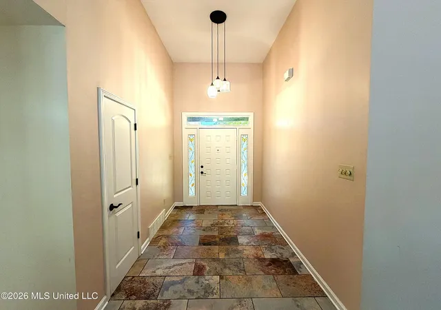 Photo 3 of Single family home for sale at 827 Tall Pine Cvs, Southaven, MS 38671 | MLS# 4161725 | Listing updated on 2026-09-08