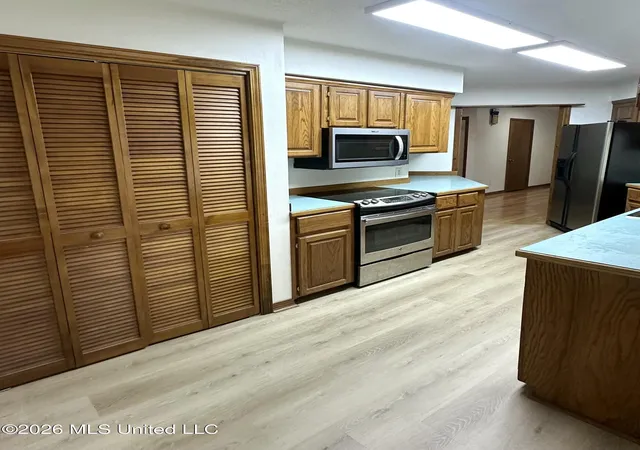 Photo 4 of Single family home for sale at 2829 Dolphin Dr, Gautier, MS 39553 | MLS# 4161736 | Listing updated on 2026-09-08