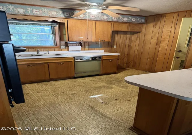 Photo 4 of Sale Pending at 2177 Popp's Fry Rd, Biloxi, MS 39532 | MLS# 4161962 | Listing updated on 2026-09-11
