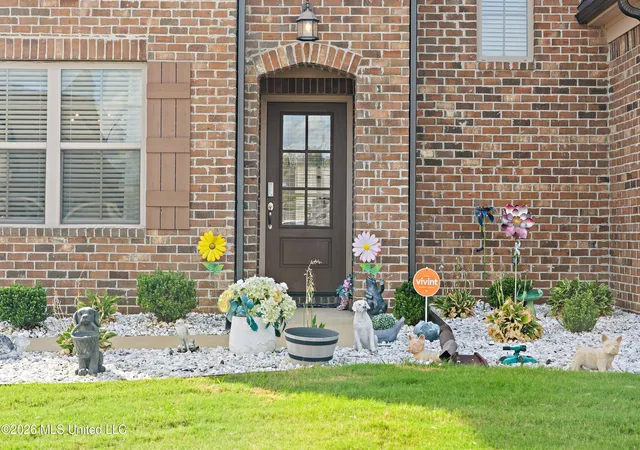 Photo 3 of Sale Pending at 8111 Ashton Way, Southaven, MS 38672 | MLS# 4164900 | Listing updated on 2026-10-21