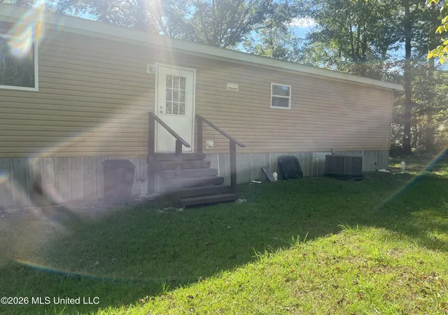 Photo 3 of Single family home for sale at 106 East St, Edwards, MS 39066 | MLS# 4161765 | Listing updated on 2026-09-11