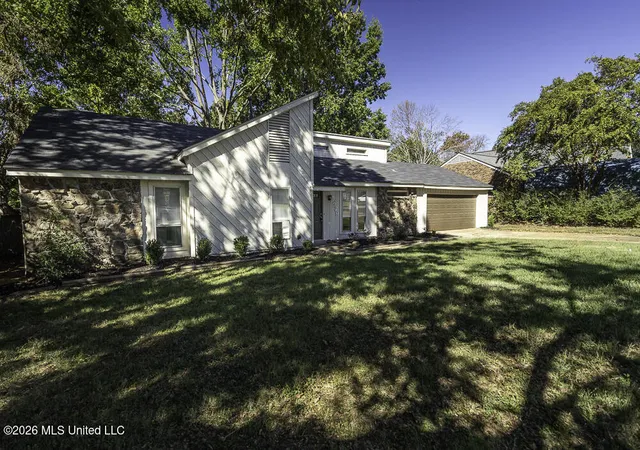 Photo 1 of Single family home for sale at 5629 Ridgetop Dr, Horn Lake, MS 38637 | MLS# 4164711 | Listing updated on 2026-10-06