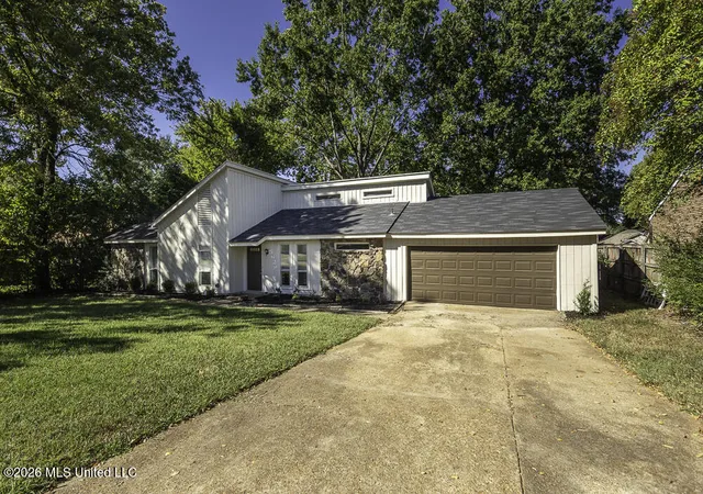Photo 3 of Single family home for sale at 5629 Ridgetop Dr, Horn Lake, MS 38637 | MLS# 4164711 | Listing updated on 2026-10-06