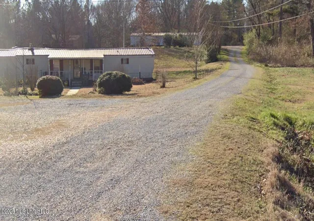 Photo 2 of Manufactured home for sale at 63 Green Park Dr, Byhalia, MS 38611 | MLS# 4161777 | Listing updated on 2026-10-07