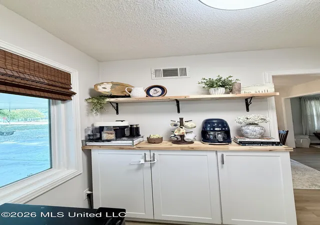 Photo 3 of Sale Pending at 262 Sweetbriar Ave, Hernando, MS 38632 | MLS# 4161971 | Listing updated on 2026-09-14