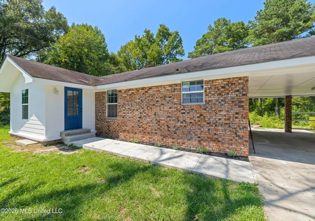 Photo 3 of Single family home for sale at 1771 Old Hwy 35 N, Columbia, MS 39429 | MLS# 4161770 | Listing updated on 2026-09-08