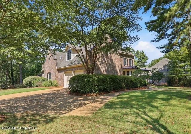 Photo 3 of Single family home for sale at 415 Pembrooke Dr, Madison, MS 39110 | MLS# 4161808 | Listing updated on 2026-09-09
