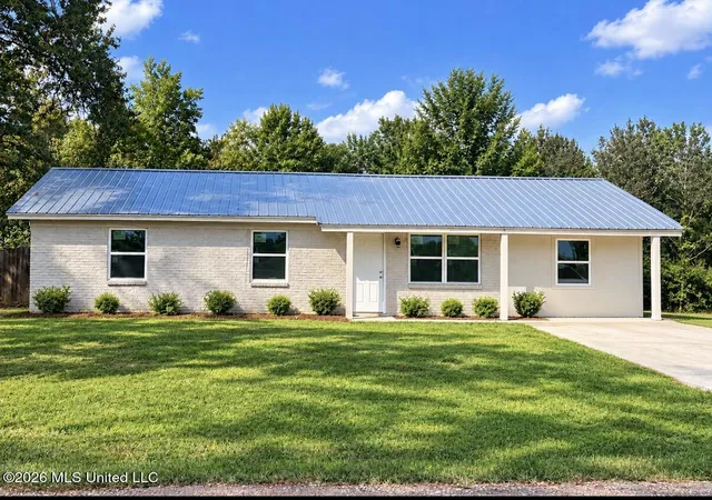 Photo 1 of Single family home for sale at 204 Perry Dr, Lyon, MS 38645 | MLS# 4161795 | Listing updated on 2026-09-12