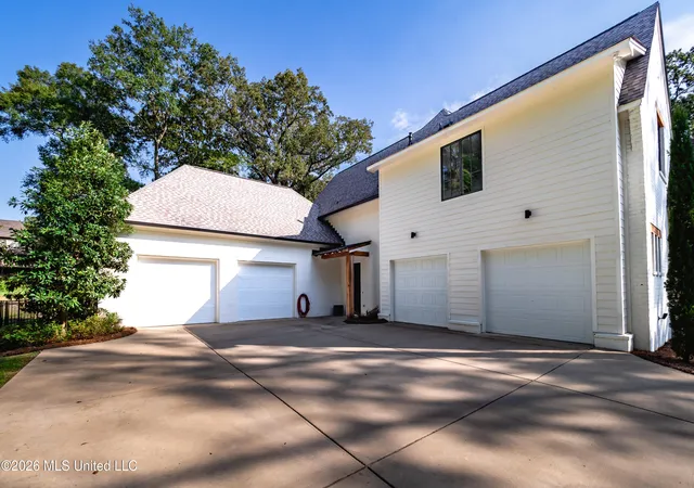 Photo 3 of Mansion for sale at 104 Langdon Bnd, Madison, MS 39110 | MLS# 4162322 | Listing updated on 2026-10-18
