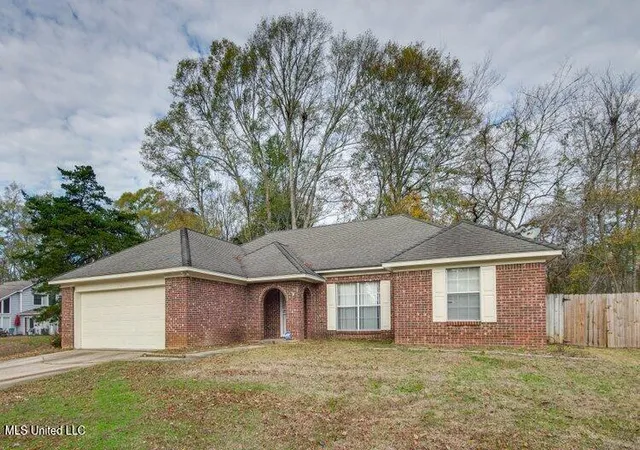 Photo 1 of Single family home for sale at 131 Valley Dr, Raymond, MS 39154 | MLS# 4161803 | Listing updated on 2026-09-08