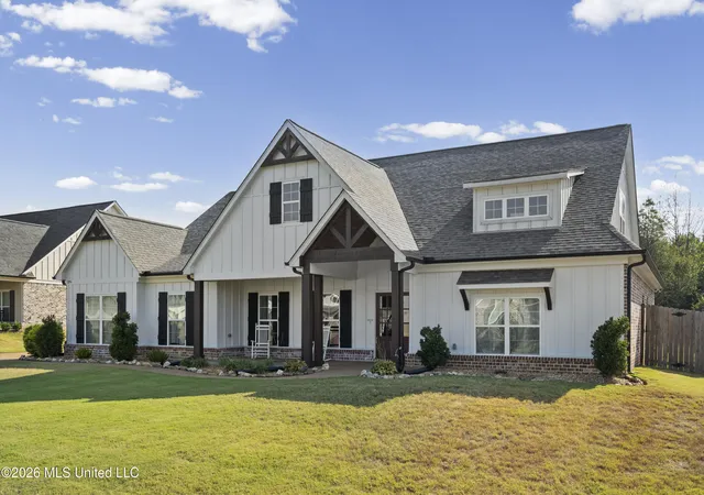 Photo 2 of Single family home for sale at 3256 Grayson Crk Dr, Southaven, MS 38672 | MLS# 4161793 | Listing updated on 2026-09-17