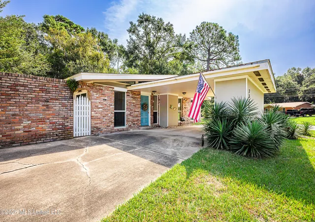 Photo 1 of Sale Pending at 2515 Englewood Rd, Ocean Springs, MS 39564 | MLS# 4161843 | Listing updated on 2026-09-10