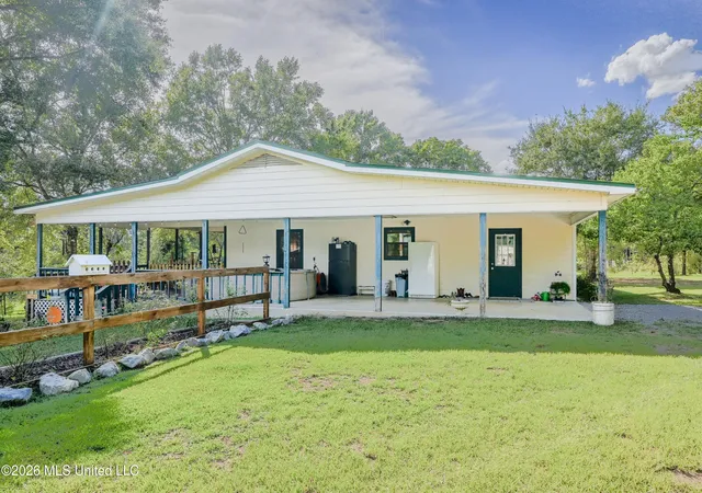 Photo 3 of Single family home for sale at 213 Sand Spring Loop, Leakesville, MS 39451 | MLS# 4162151 | Listing updated on 2026-09-18