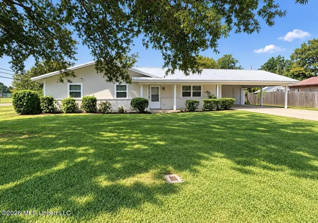 Photo 1 of Single family home for sale at 901 Stiles St, Clarksdale, MS 38614 | MLS# 4161969 | Listing updated on 2026-09-12