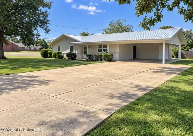 Photo 2 of Single family home for sale at 901 Stiles St, Clarksdale, MS 38614 | MLS# 4161969 | Listing updated on 2026-09-12