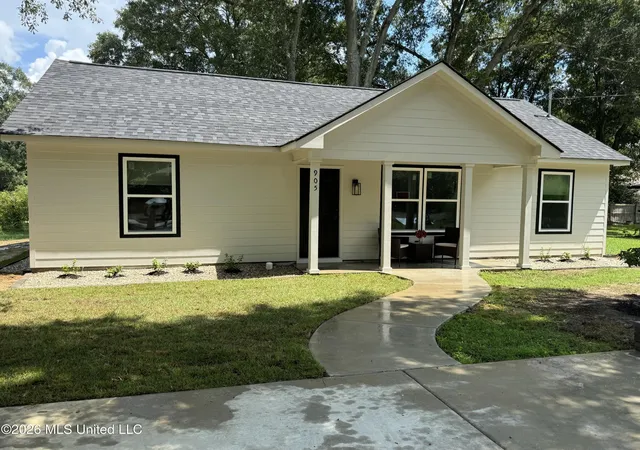 Photo 1 of Single family home for sale at 905 8th Street, Mc Comb, MS 39648 | MLS# 4161831 | Listing updated on 2026-09-11
