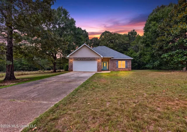 Photo 2 of Sale Pending at 1914 Woodland Dr, Wiggins, MS 39577 | MLS# 4161838 | Listing updated on 2026-09-15
