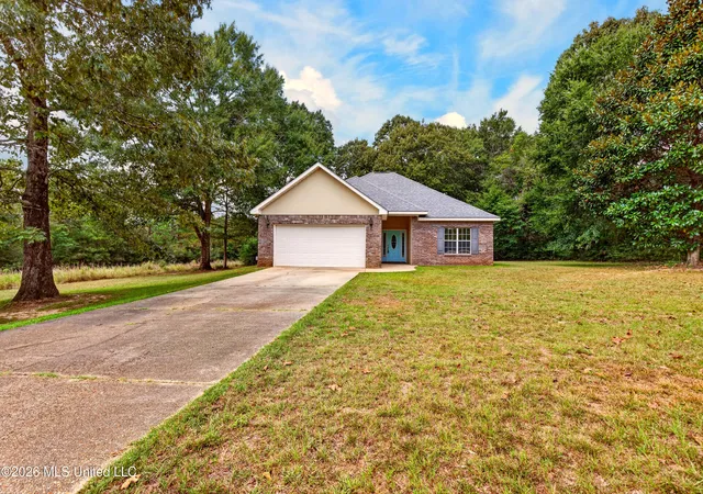 Photo 3 of Sale Pending at 1914 Woodland Dr, Wiggins, MS 39577 | MLS# 4161838 | Listing updated on 2026-09-15